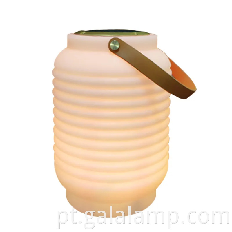 Alto-falante Bluetooth movido a energia solar e combinação de luz de quintal ao ar livre